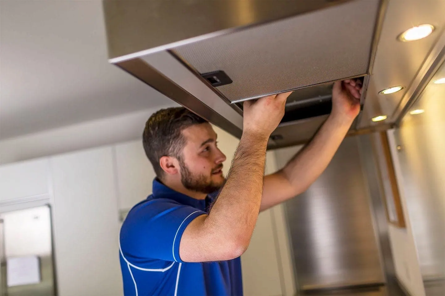 Cooker hood installation