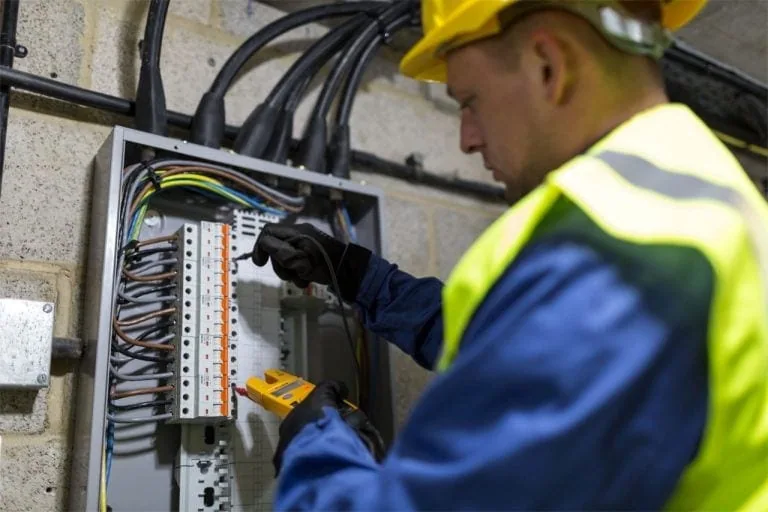 Emergency electricians working in London and the Home Counties