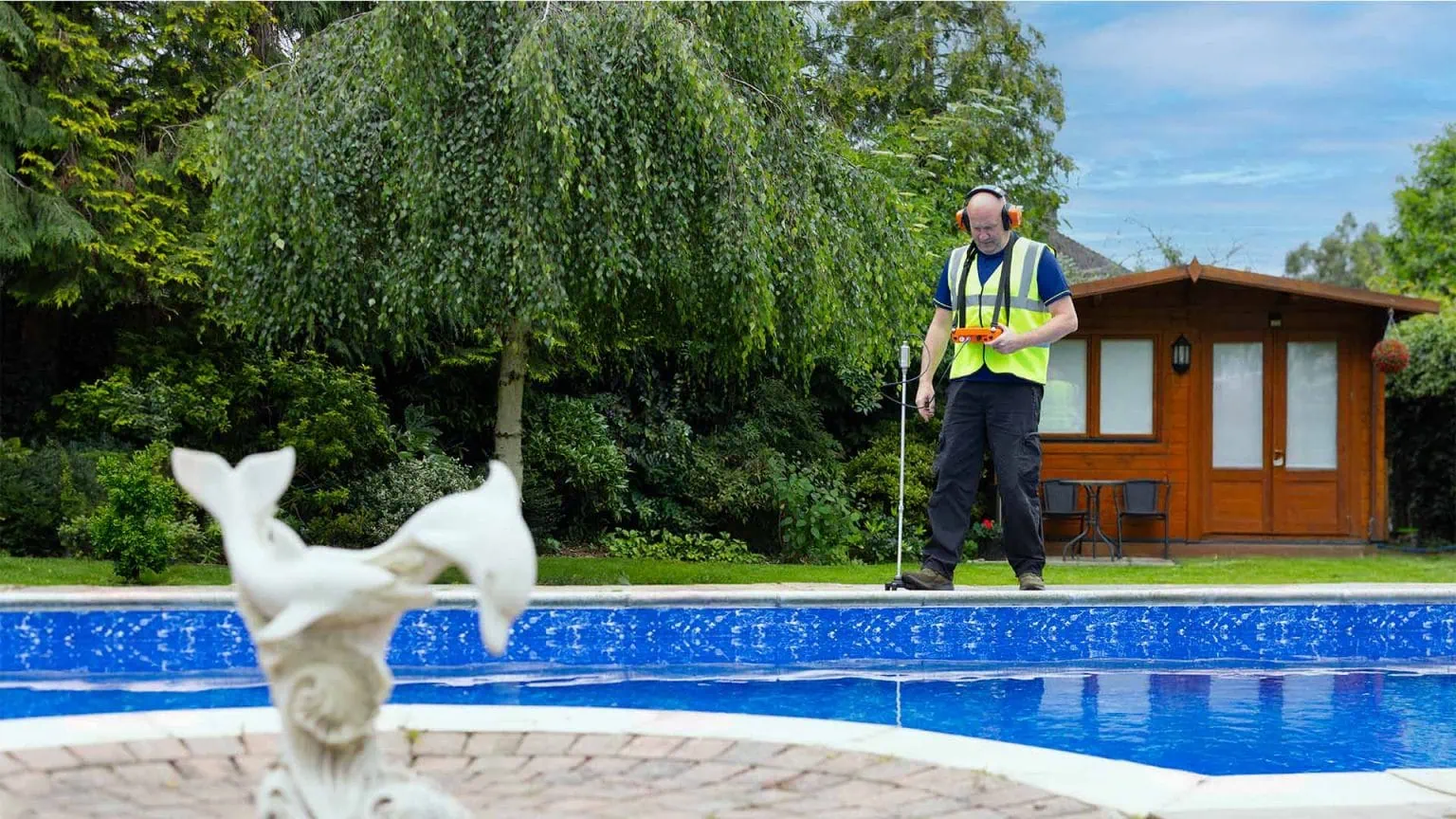 Swimming pool leak detection by an Aspect tradesperson using an acoustic test